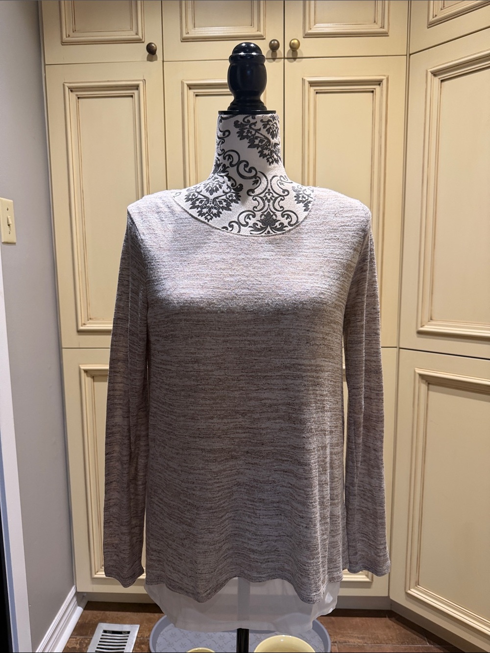 Soft Knit Long-Sleeve Women's Top in Taupe Heather